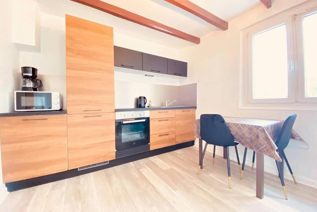 Appartement Cosy Avec Jardin Chaleureux Laon Exterior foto